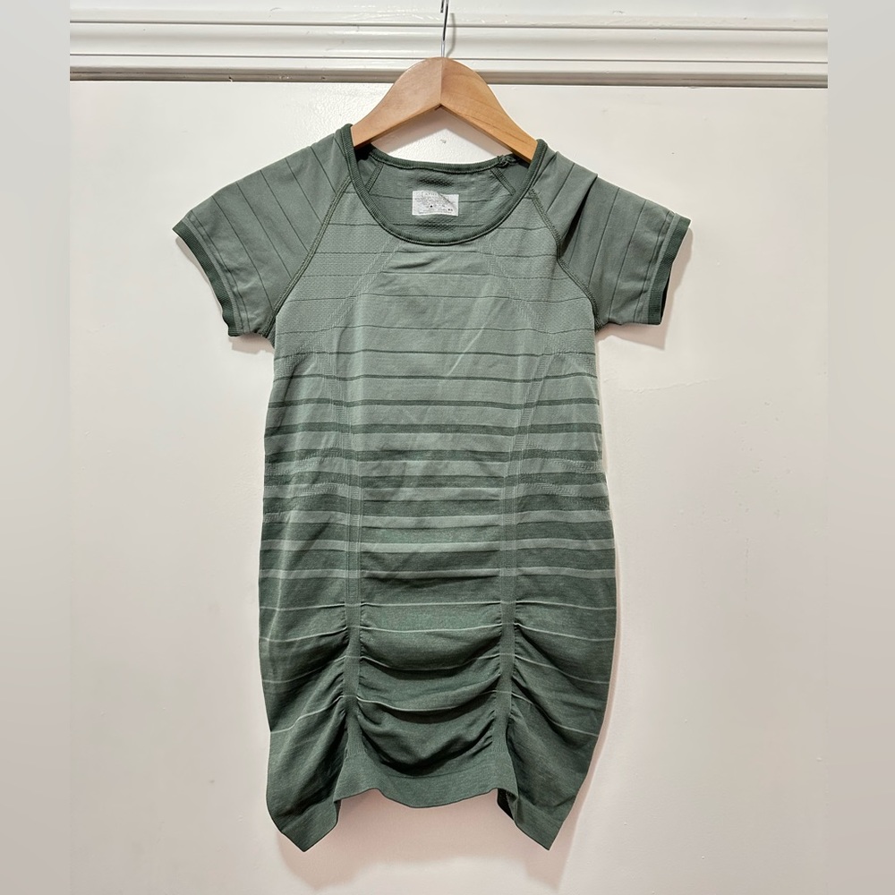 Athleta Short Sleeve Ombré athletic top